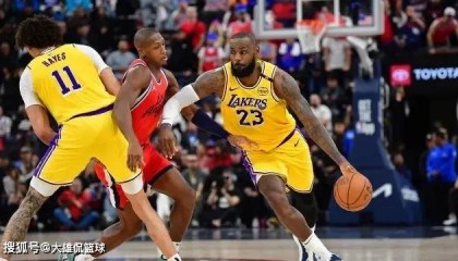 湖人三换一，拿下凯尔特人的德里克怀特