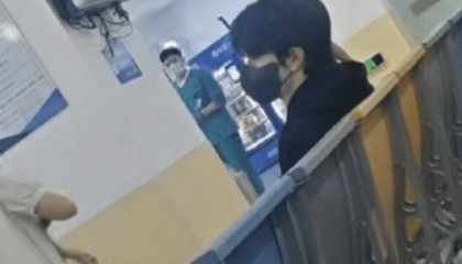 知名东北籍演员发生意外，剧组已送医