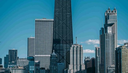 手机凤凰网：融合多领域内容的综合性移动资讯平台