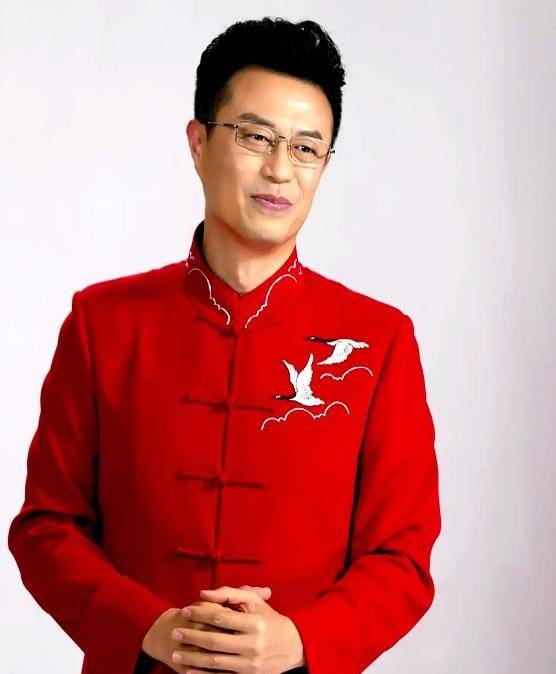 儿子“霸凌”风波，白燕升离开《梨园春》真相，香港卫视新生活？