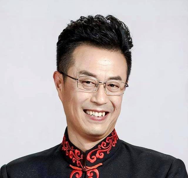 儿子“霸凌”风波，白燕升离开《梨园春》真相，香港卫视新生活？