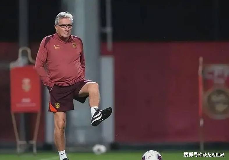 国脚射门打不进，伊万真跟你急！高准翼防死达瓦萨里，让张玉宁继续哭下去