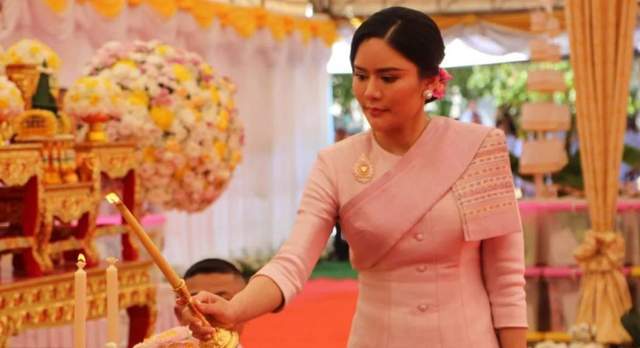 泰国后宫百花齐放，72岁泰王出手稳准狠，成功架空苏提达王后