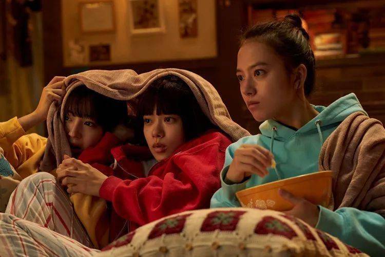 资讯 | 《哪吒之魔童闹海》首曝预告 易烊千玺《小小的我》获M榜传播热度冠军