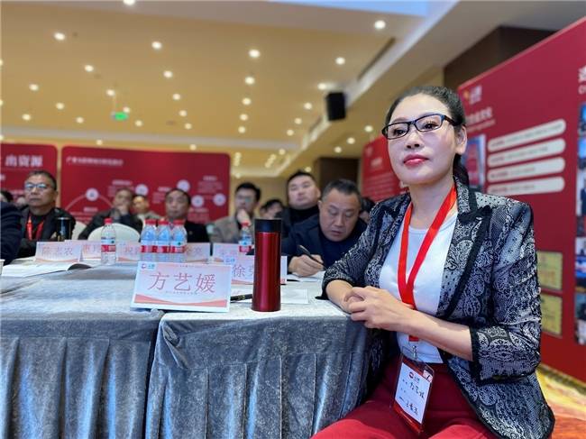 杭州熹御服饰:索扣女装推动时尚潮流,打造高品质女装羽绒服