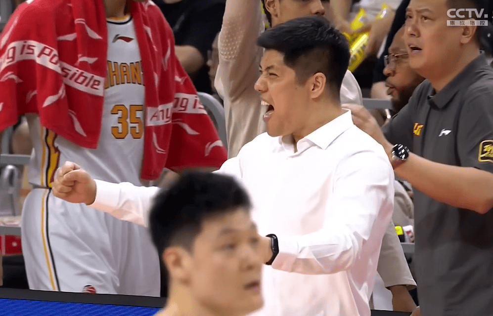 深夜23点！CBA又开罚单，山东大汉禁赛1场罚2万，山西领跑全联盟