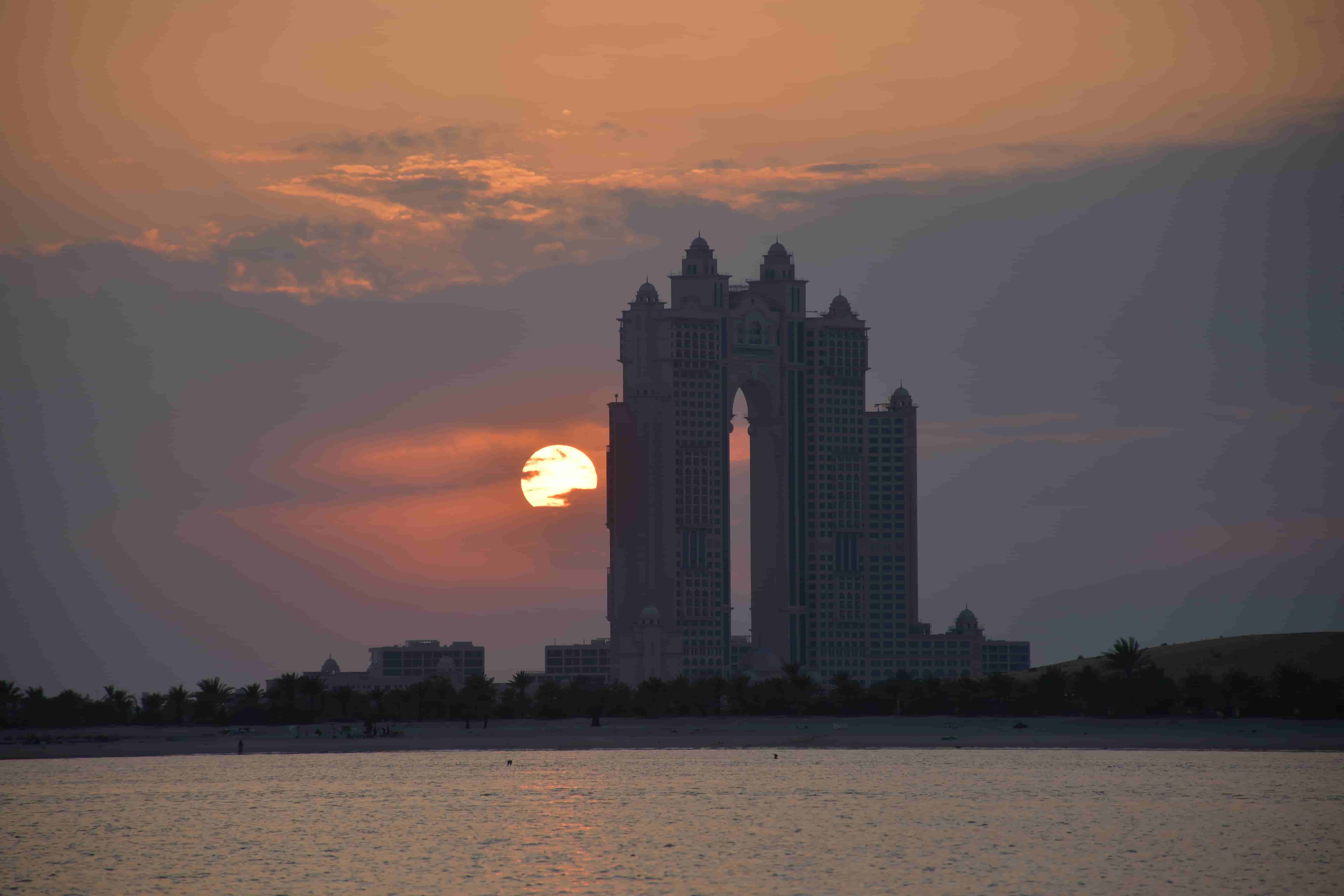 手机游戏资讯站：攻略分享与玩家交流的全方位社区