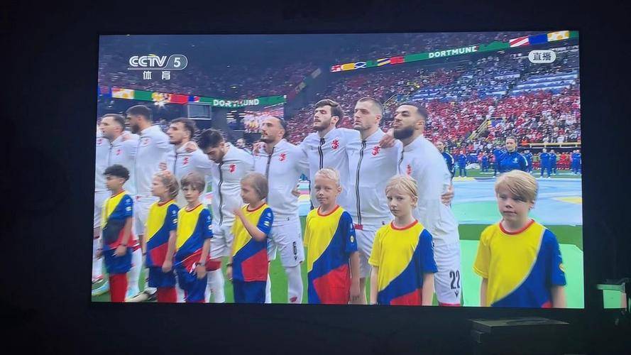 如何找到欧冠赛事直播？传统电视频道与网络平台全攻略