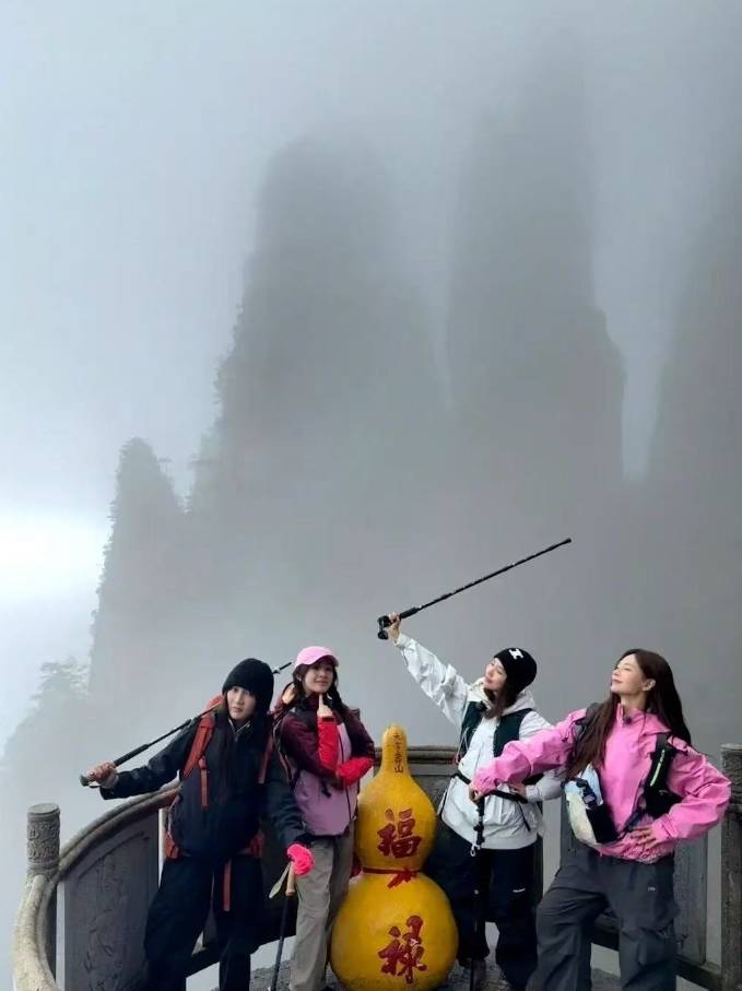 宋威龙、林允同台零交集，杨紫、罗云熙暑期对垒，剧圈突然热闹了