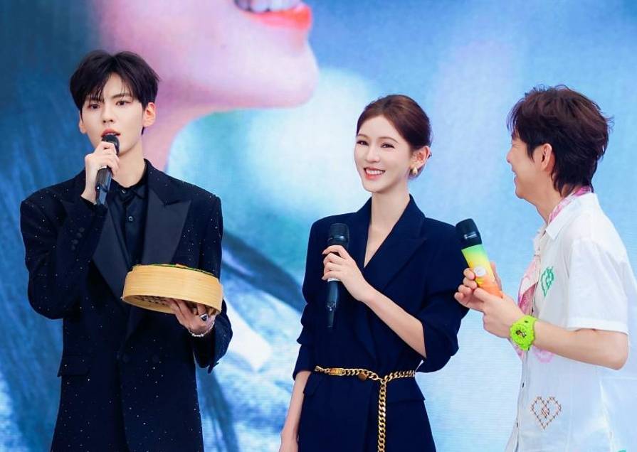 宋威龙、林允同台零交集，杨紫、罗云熙暑期对垒，剧圈突然热闹了