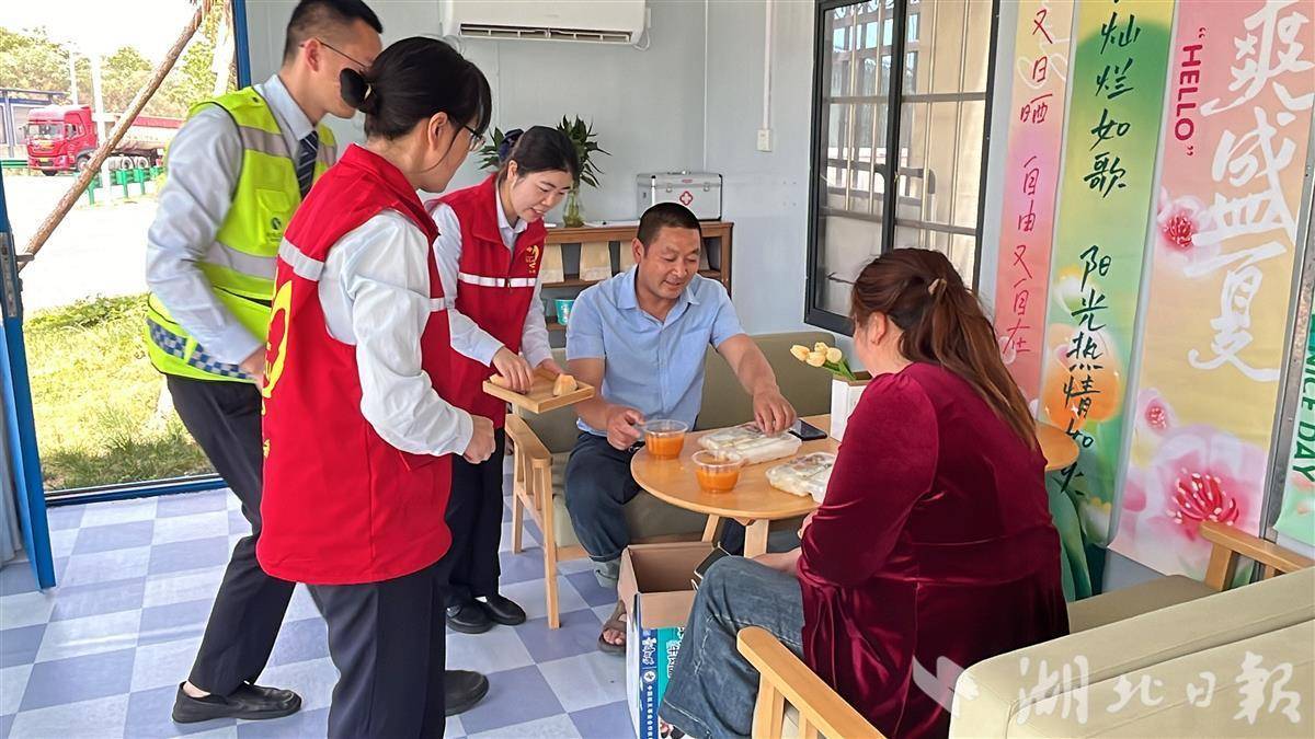 湖北交通护航麦收 收费站平均通行时间缩短六成