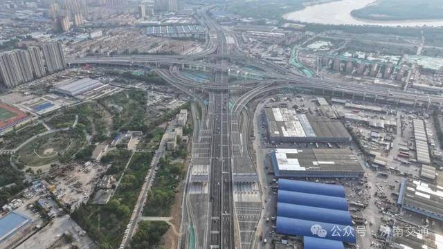 零点立交青岛方向收费站将于5月28日8:00开通试运行