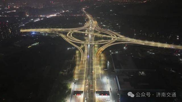 零点立交青岛方向收费站将于5月28日8:00开通试运行