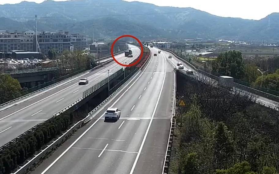 事发义乌东收费站附近！情况紧急……