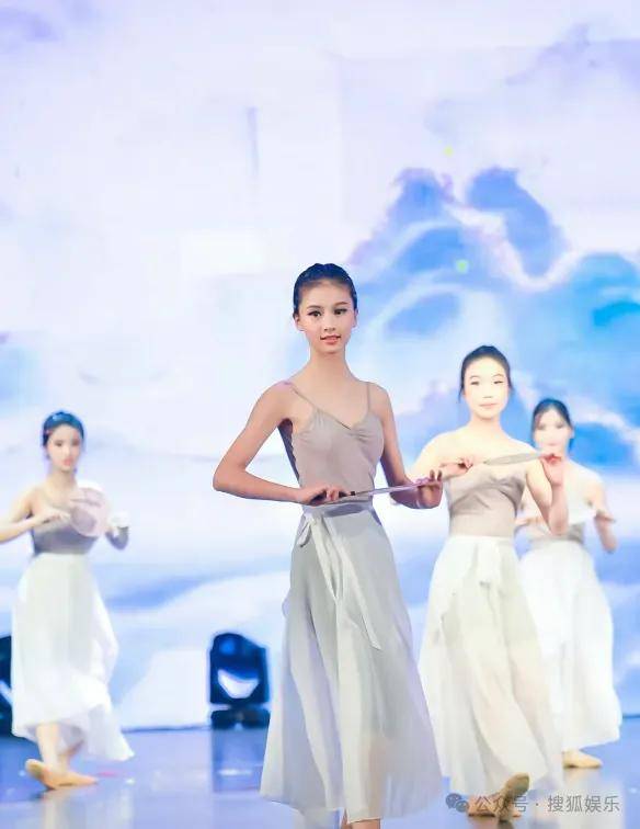 又要见证素人明星的诞生？都说她不进娱乐圈可惜了......