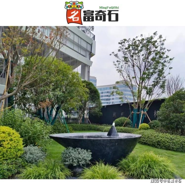 云南邵通黑山石假山堆叠工艺 邵通天然黑山石纹路如何 邵通黑山石水钵设计