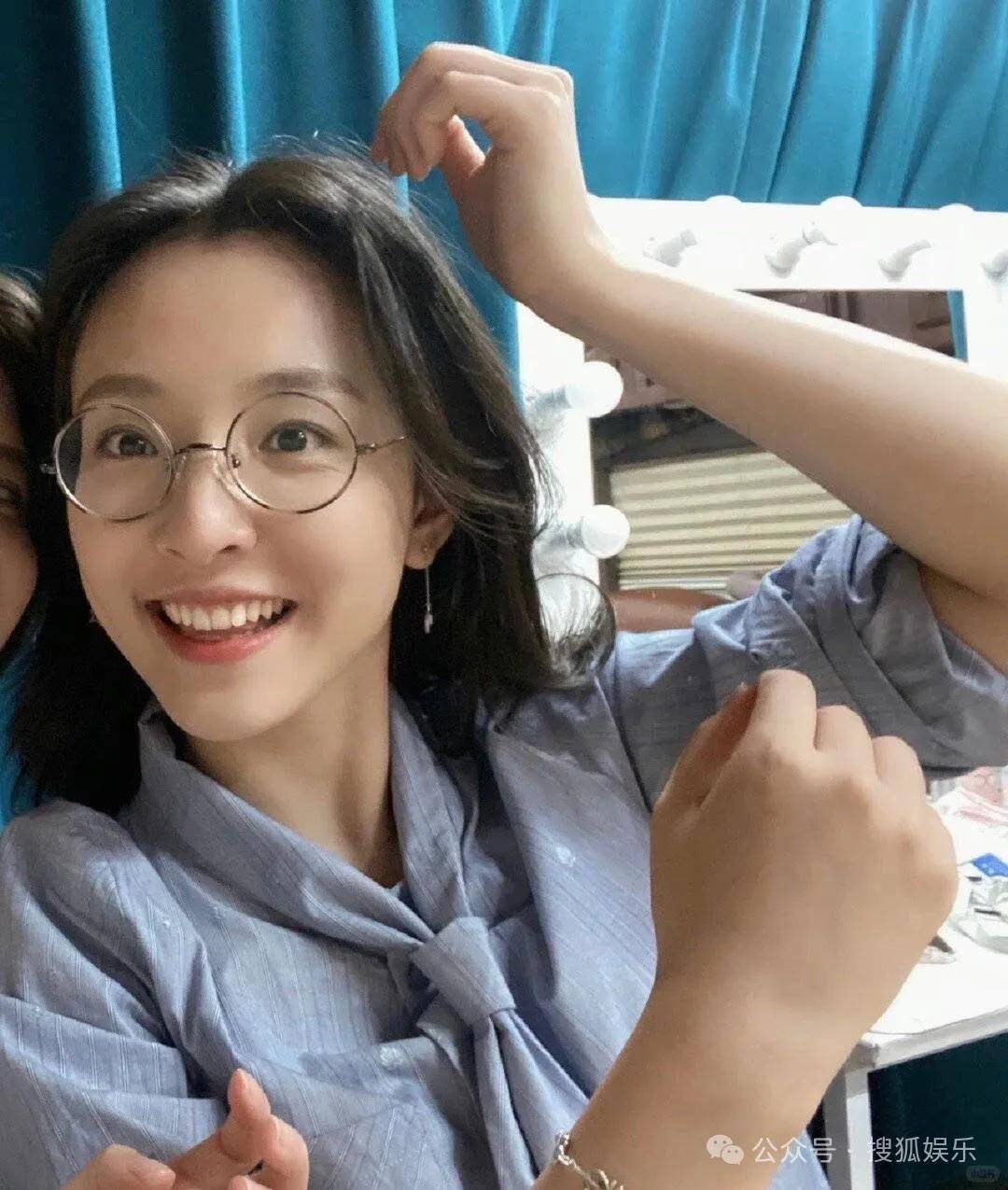 离婚三年又被拍到亲密逛超市,他俩这是纯带娃还是真复合了?