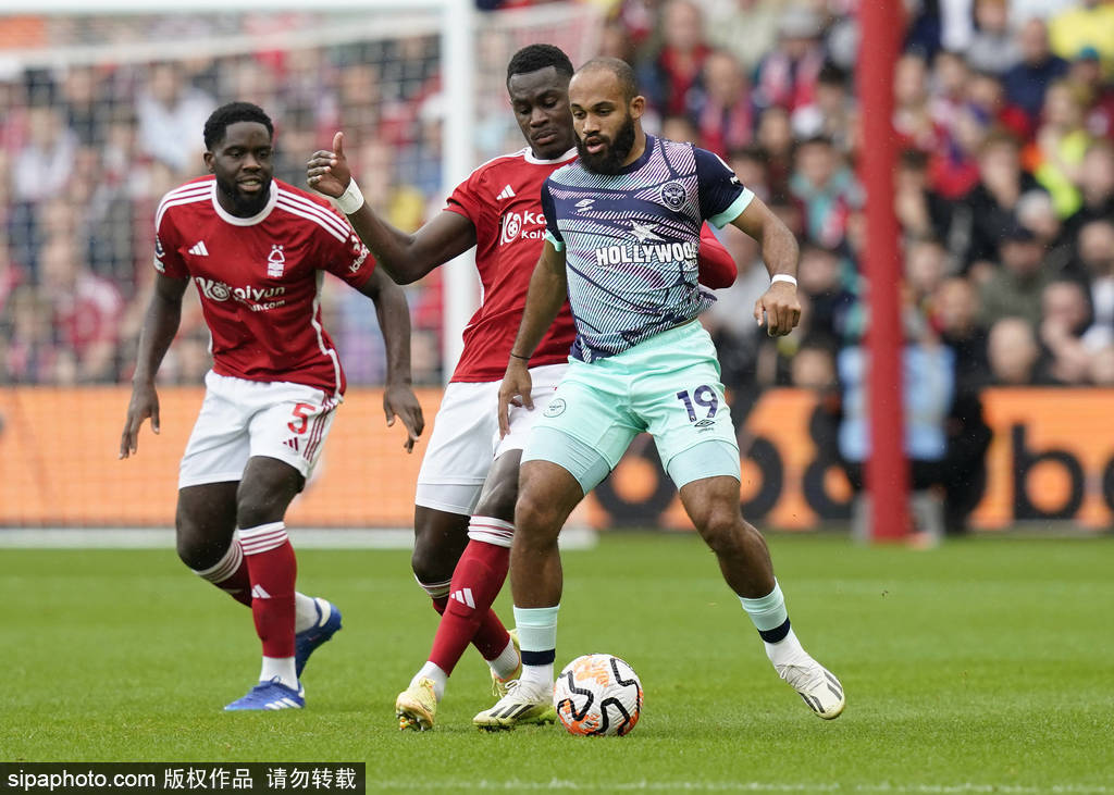 曼联三名球员助力卡洛斯·巴莱巴转会，1亿英镑真相浮出水面