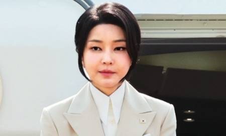 韩国前第一夫人金建希被拘押
