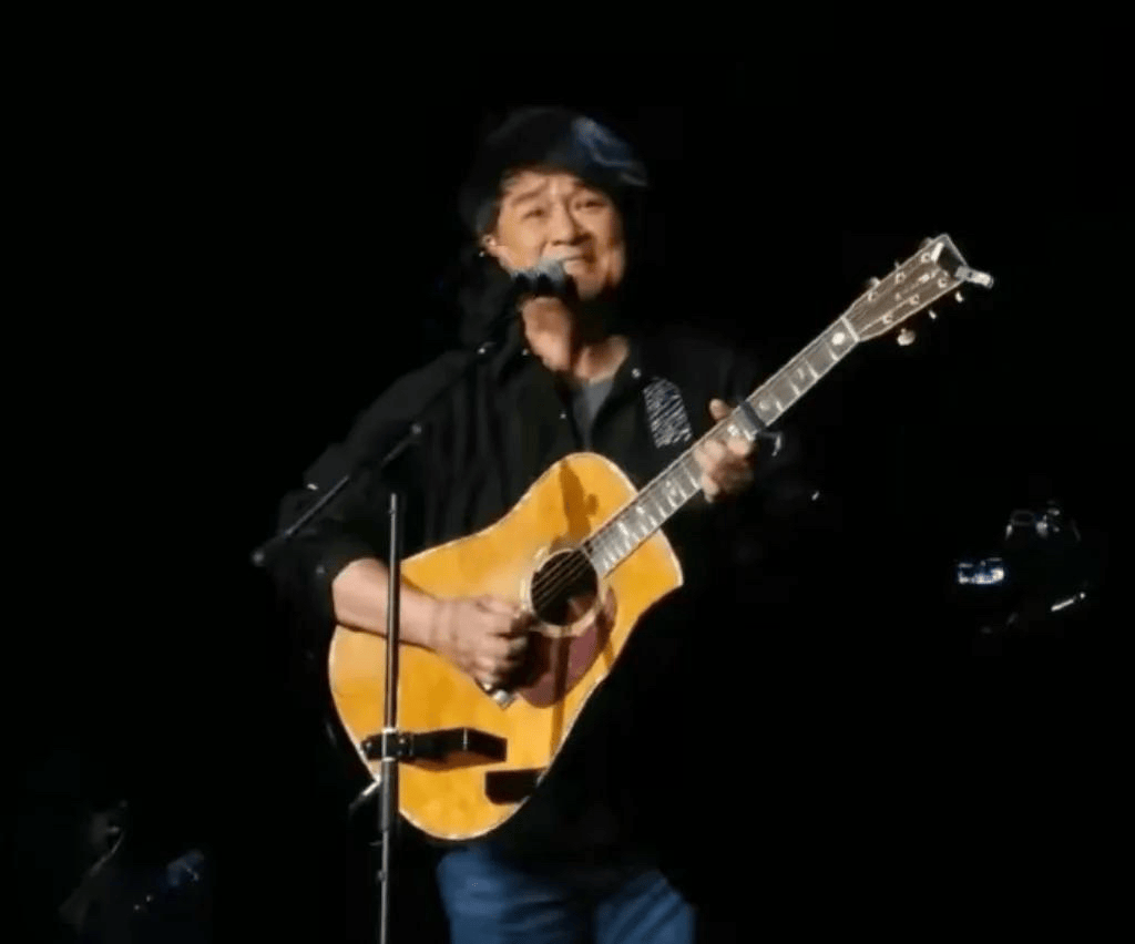 考古｜64岁周华健近照曝光！被嘲身材走样，和妻子同框像两辈人