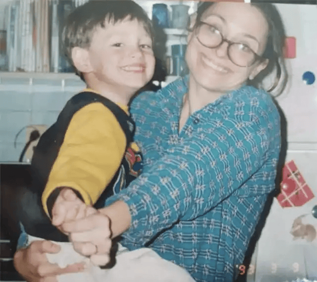 考古｜64岁周华健近照曝光！被嘲身材走样，和妻子同框像两辈人