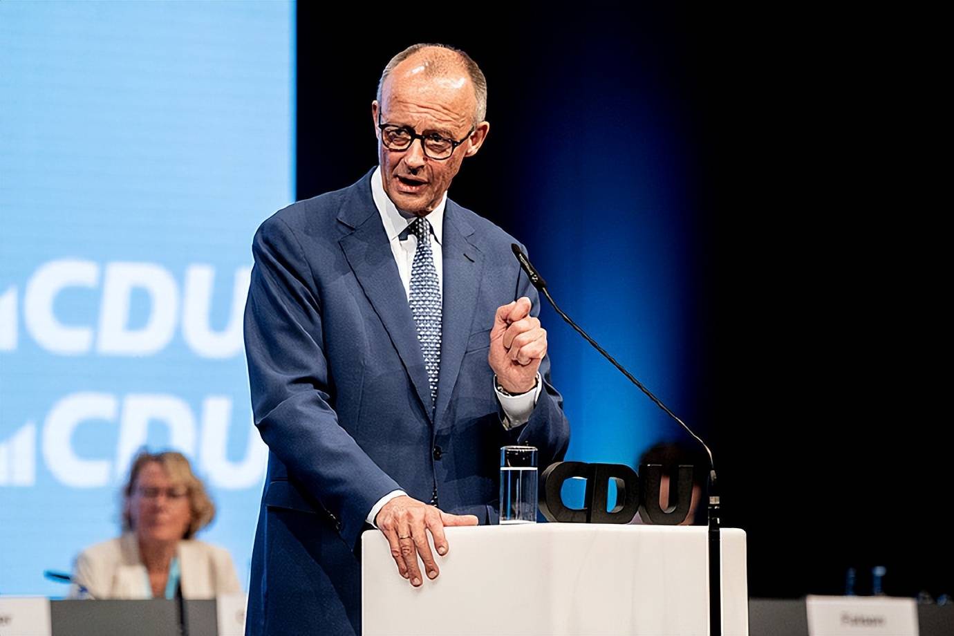 德国总理于10月访华!突然撕毁合作协议,宣布放弃中企涡轮机,默茨的手段还是太狠